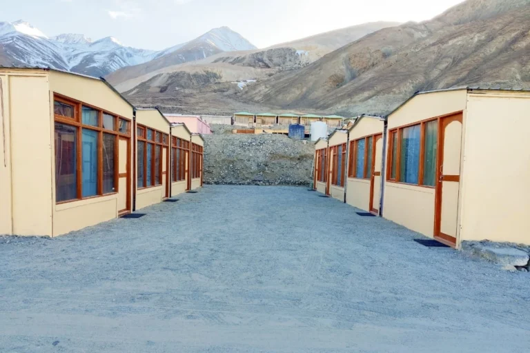 routes to cottage in pangong lake